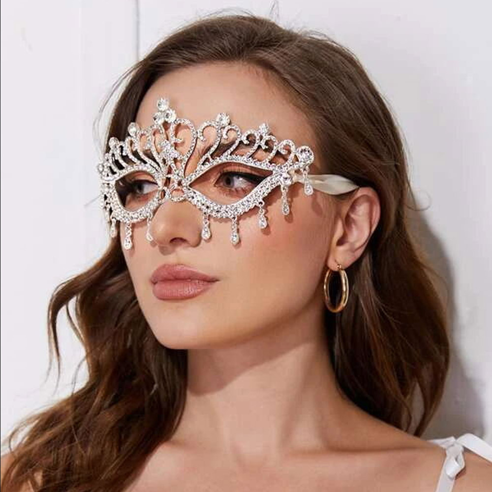 Luxury Rhinestone Masquerade Mask With Crystal Drop Design
